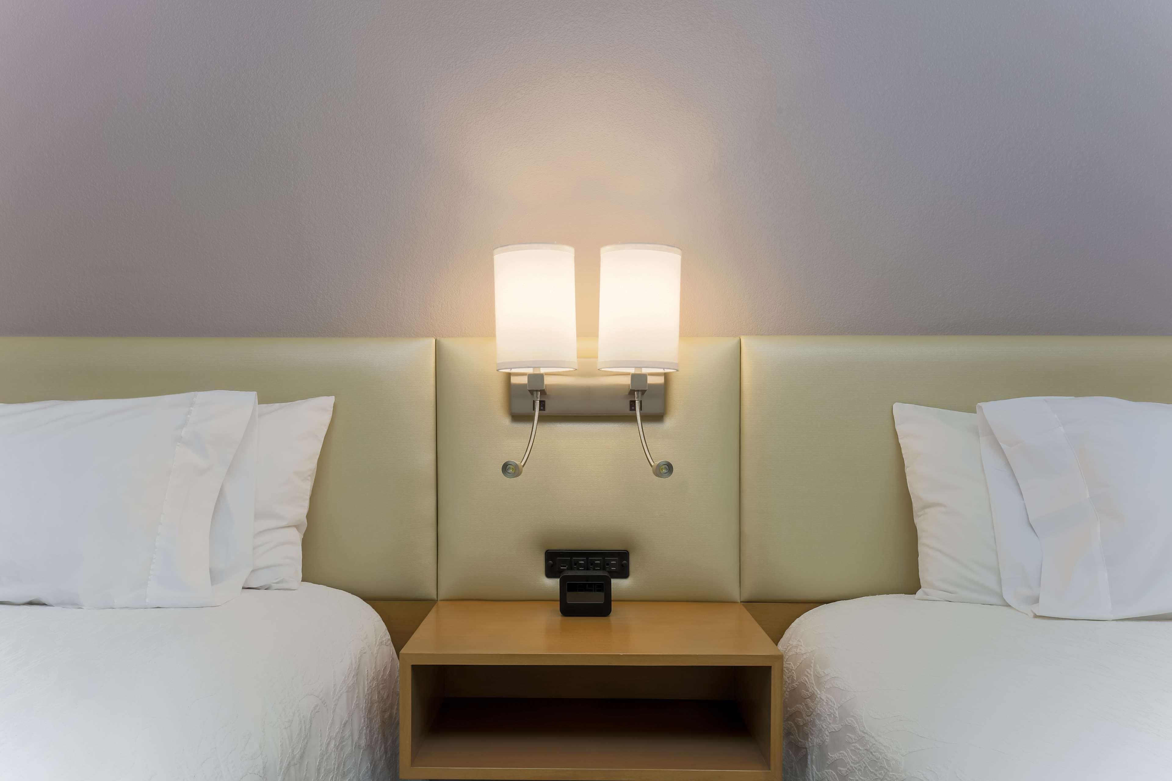 Hilton Garden Inn Bakersfield Eksteriør billede