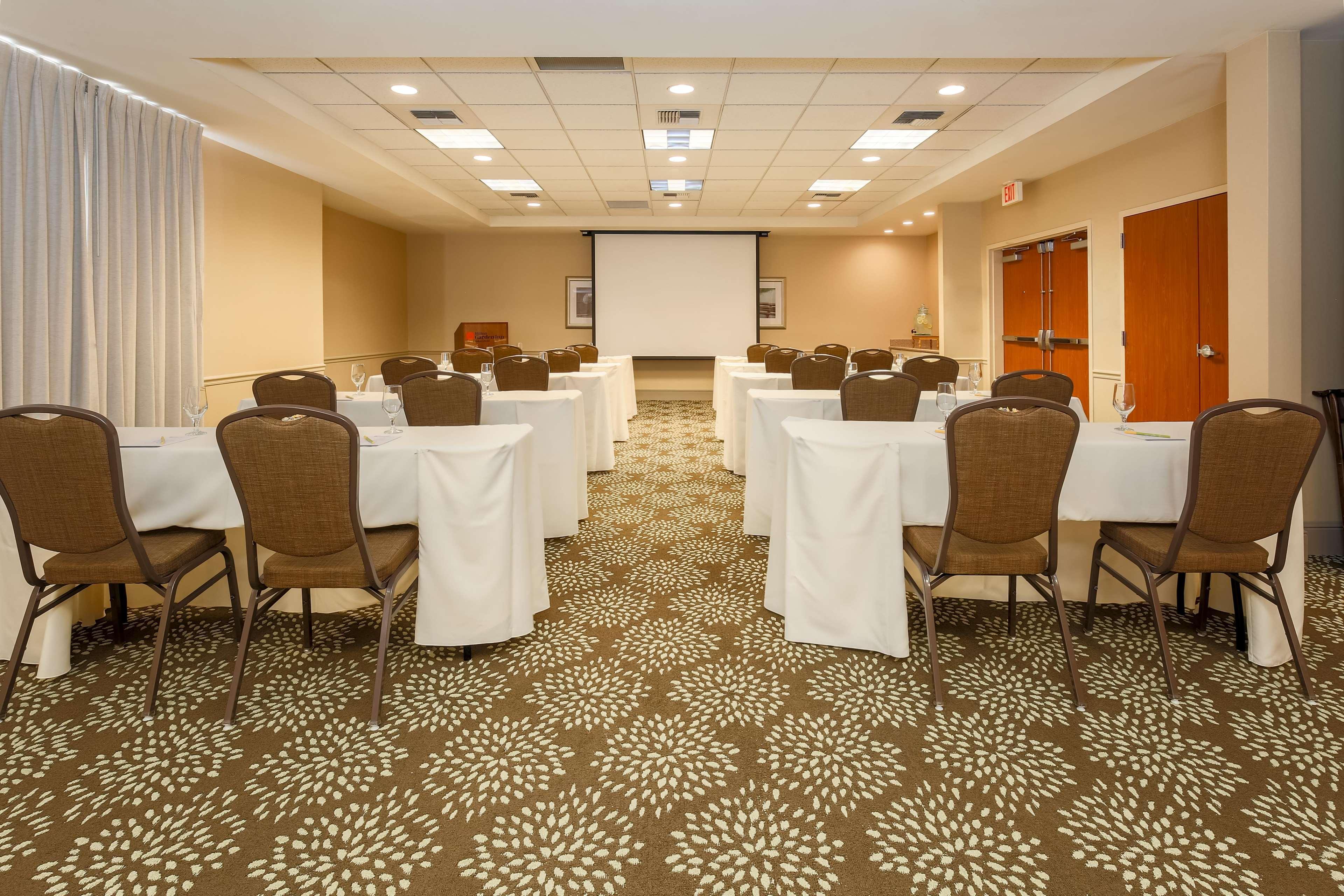 Hilton Garden Inn Bakersfield Eksteriør billede