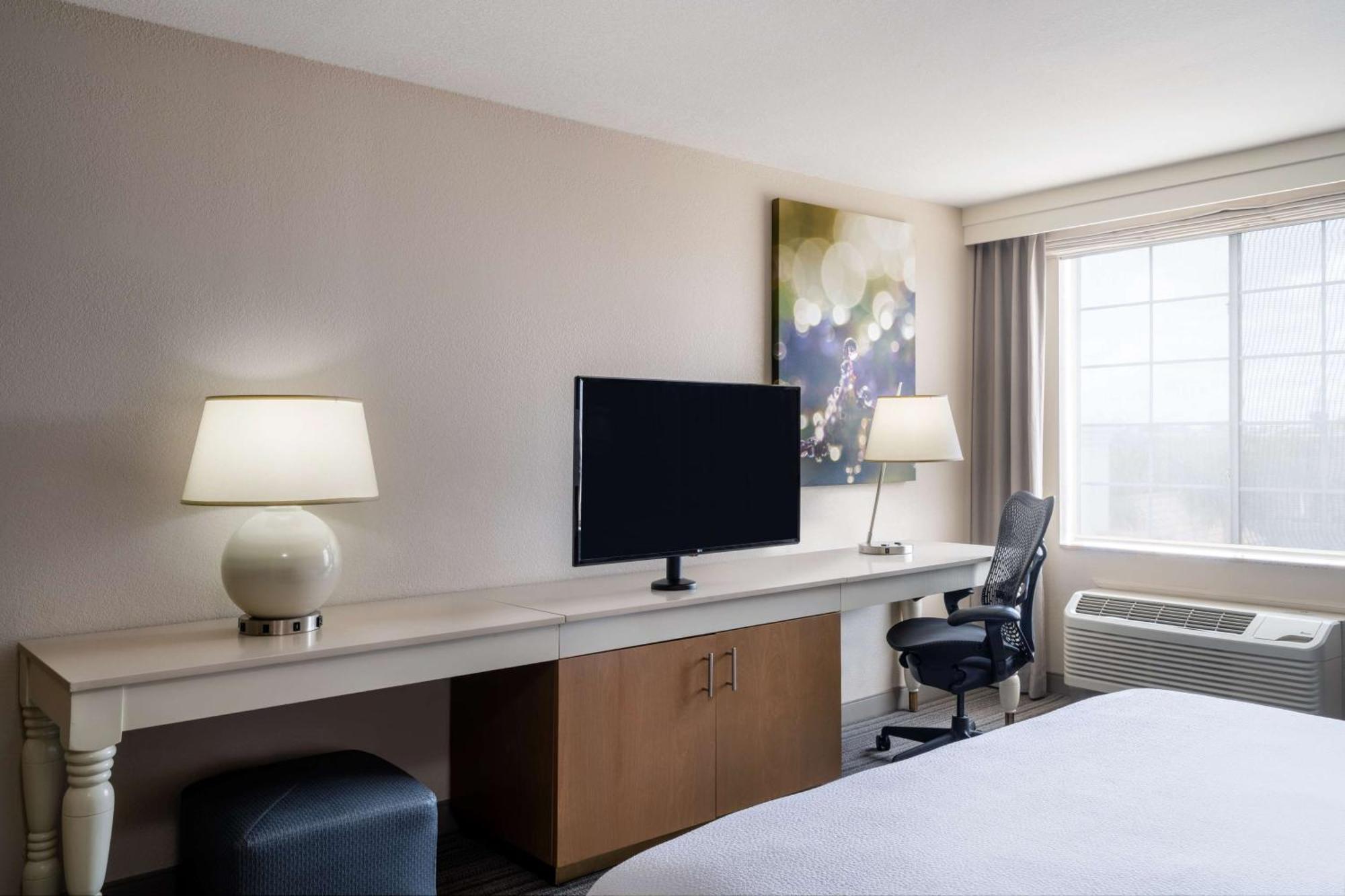 Hilton Garden Inn Bakersfield Eksteriør billede