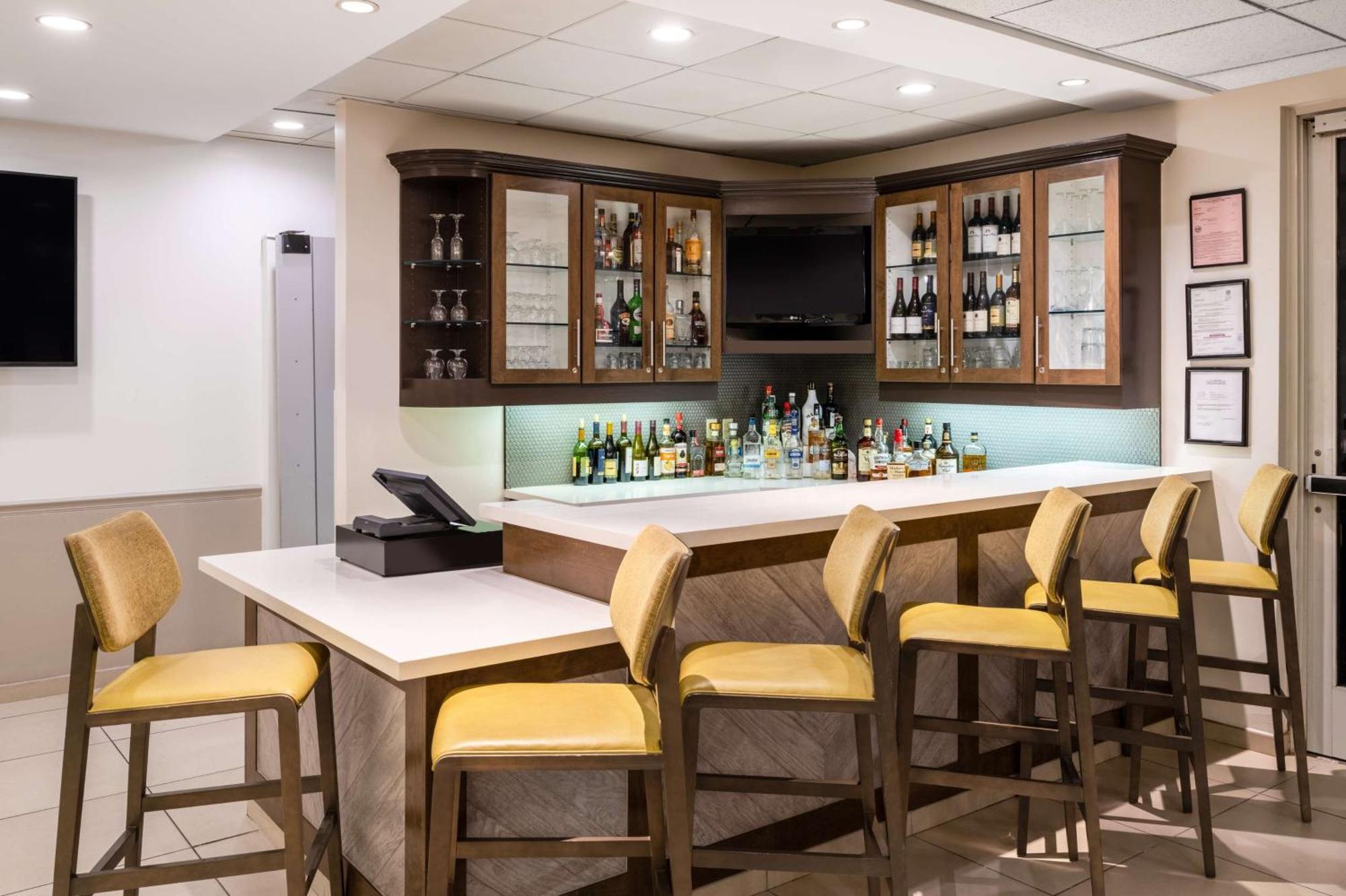 Hilton Garden Inn Bakersfield Eksteriør billede