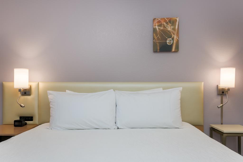 Hilton Garden Inn Bakersfield Eksteriør billede